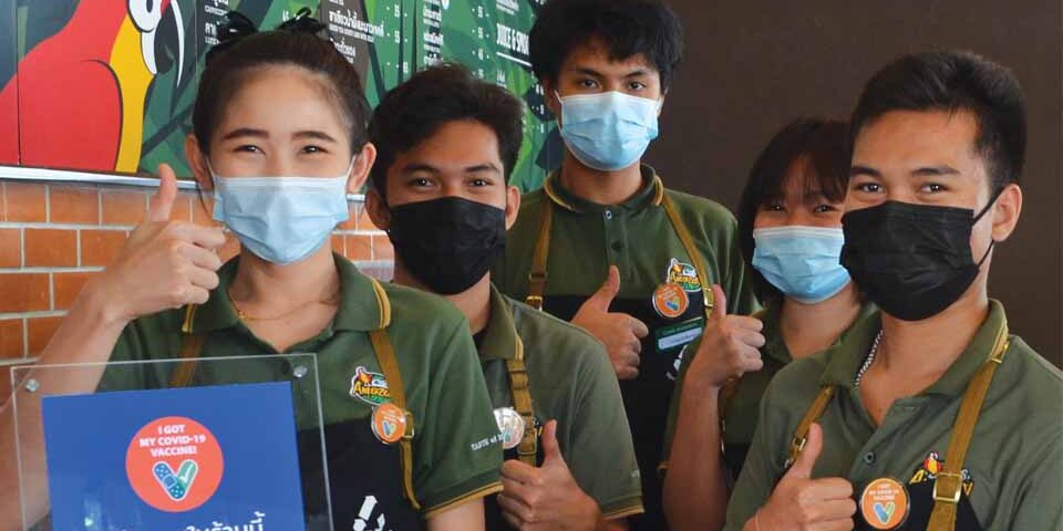 amazon1 เข็มกลัด อะคริลิค