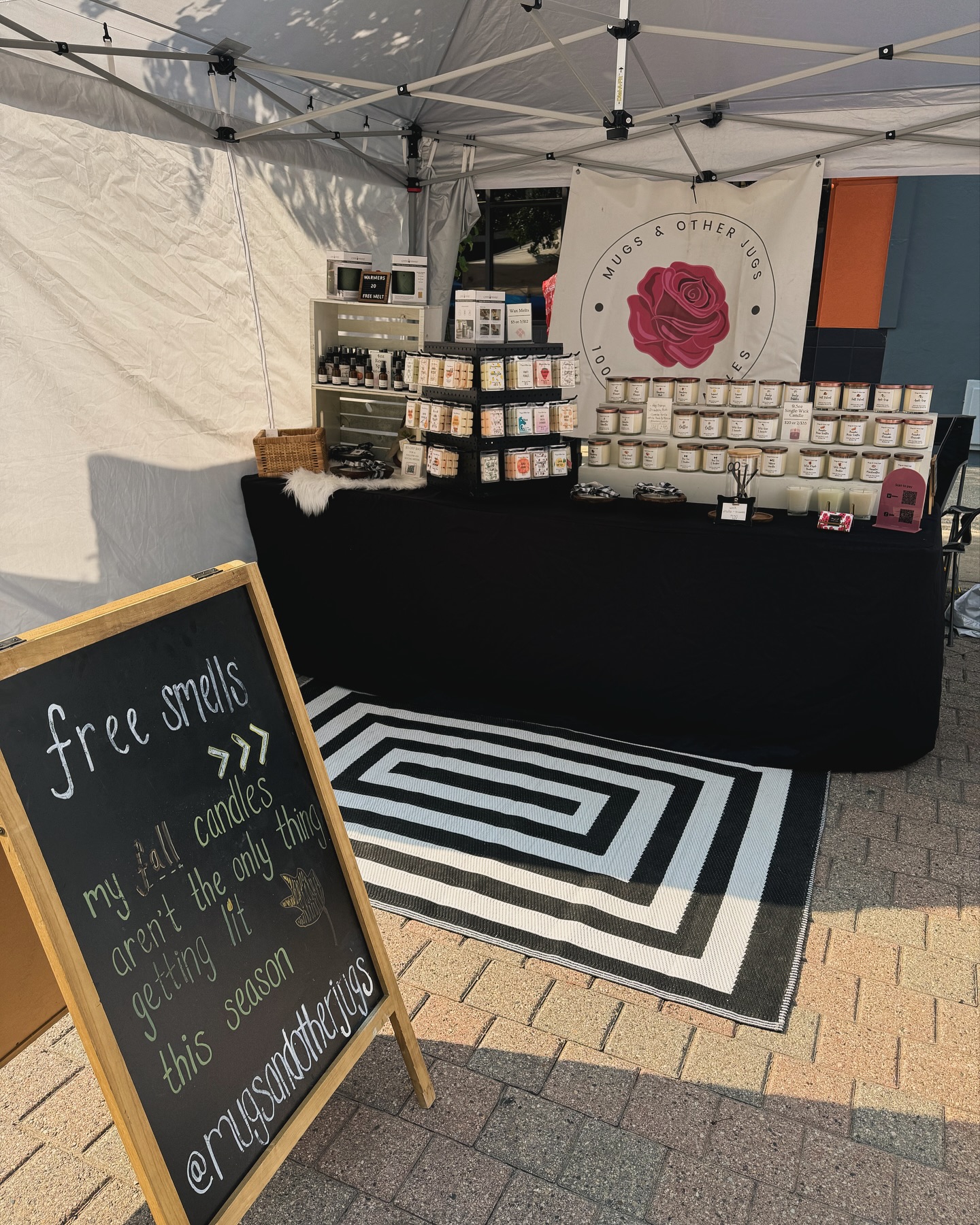 กระดานดำตั้งพื้น