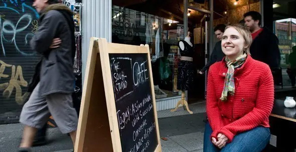 กระดานดำตั้งพื้น